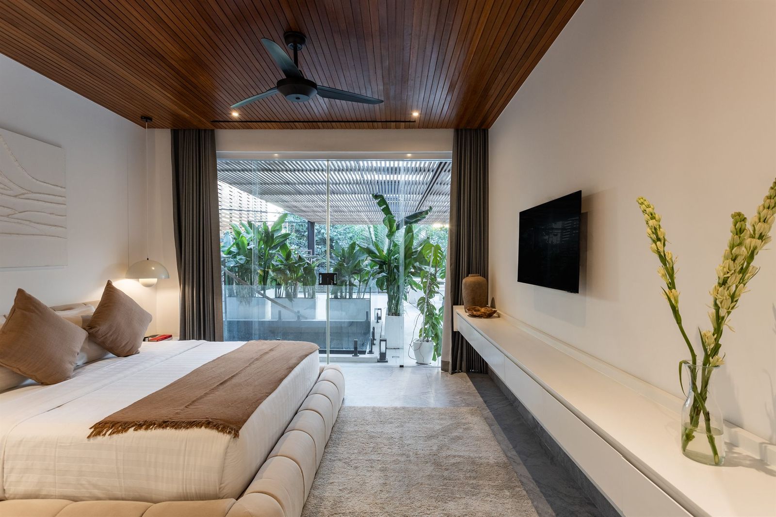 Villa Ocearn — Bedroom & games room 1